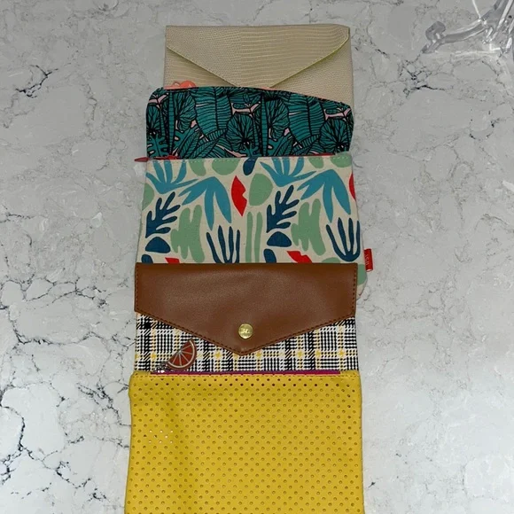 Ipsy set of five “exotic travel vibes” makeup bags - Picture 1 of 2